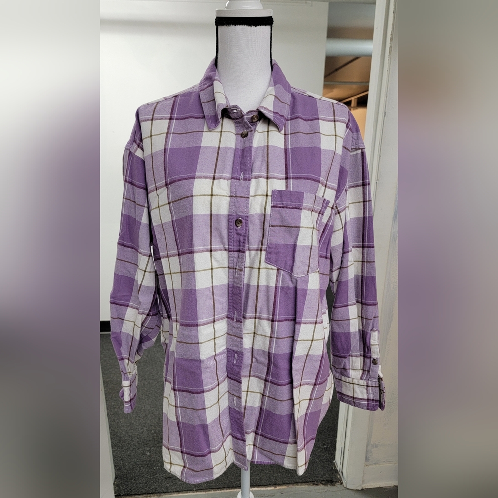 Universal Thread - Women's Long Sleeve Flannel Button-Down Shirt - Purple Plaid